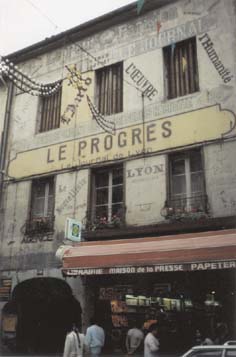 32 Maison Presse1